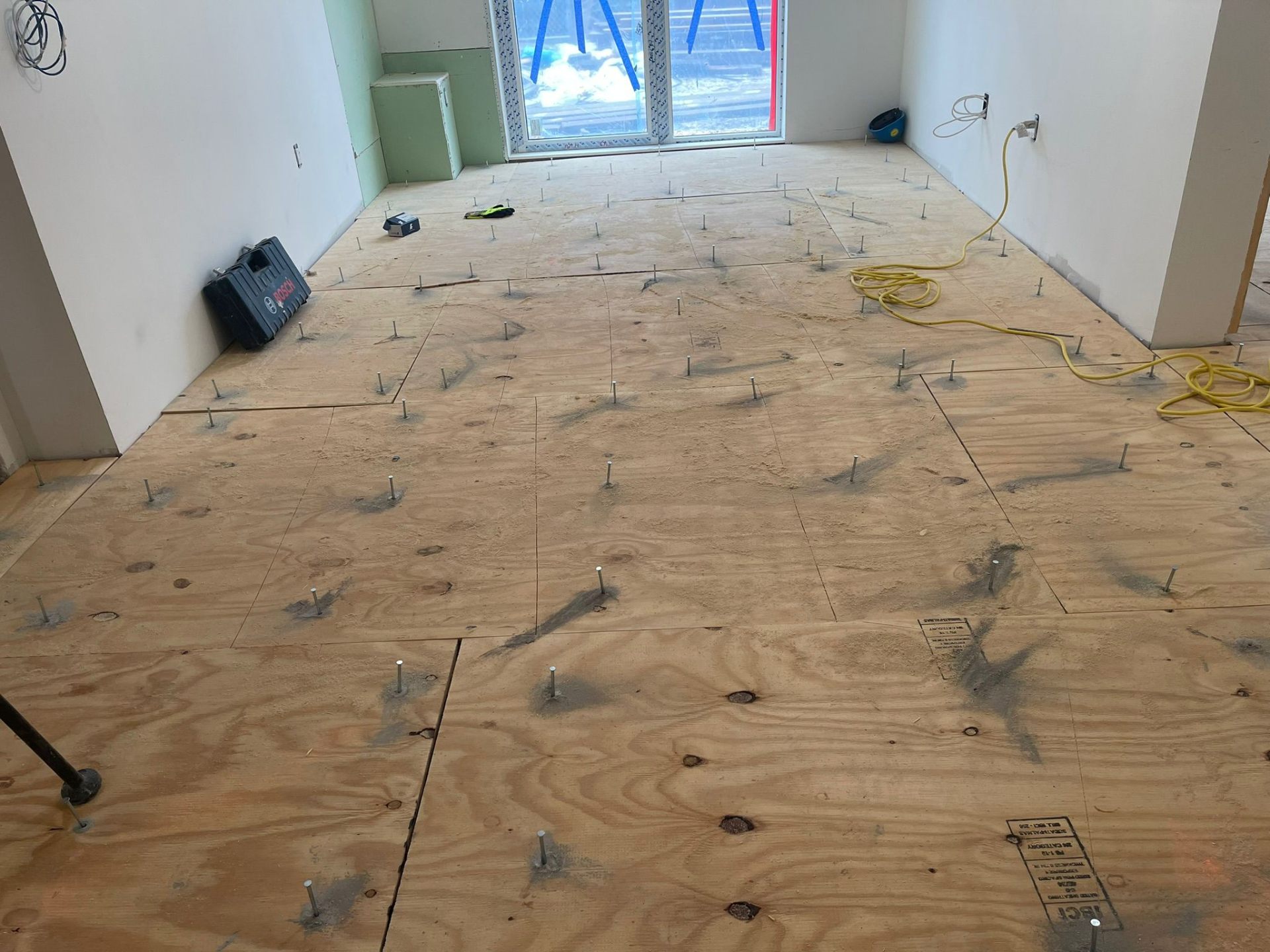 Plywood subfloor preparation before hardwood install